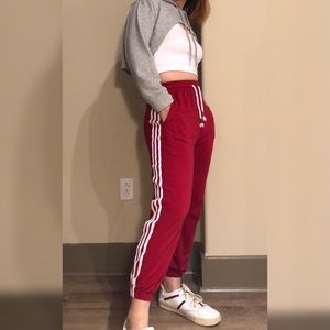 White Stripe Red Sweatpants【Perfect for ~160cm/5’ 3’’ Height】